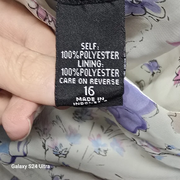 New York & Company Floral Midi Dress in Cream and Purple Vintage Fairycore - Picture 3 of 9